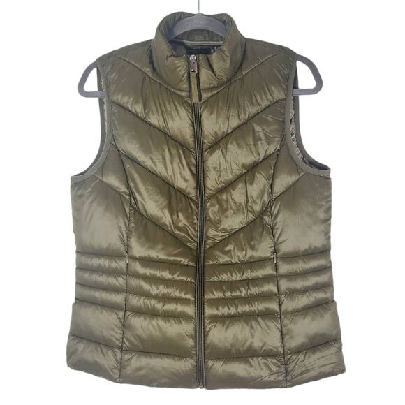 Vero Moda Green Puffer Vest Size Medium NWT Green Women's Outdoor Winter Vest - Picture 1 of 12